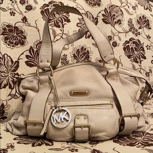 MICHAEL KORS GENUINE LEATHER BAG!